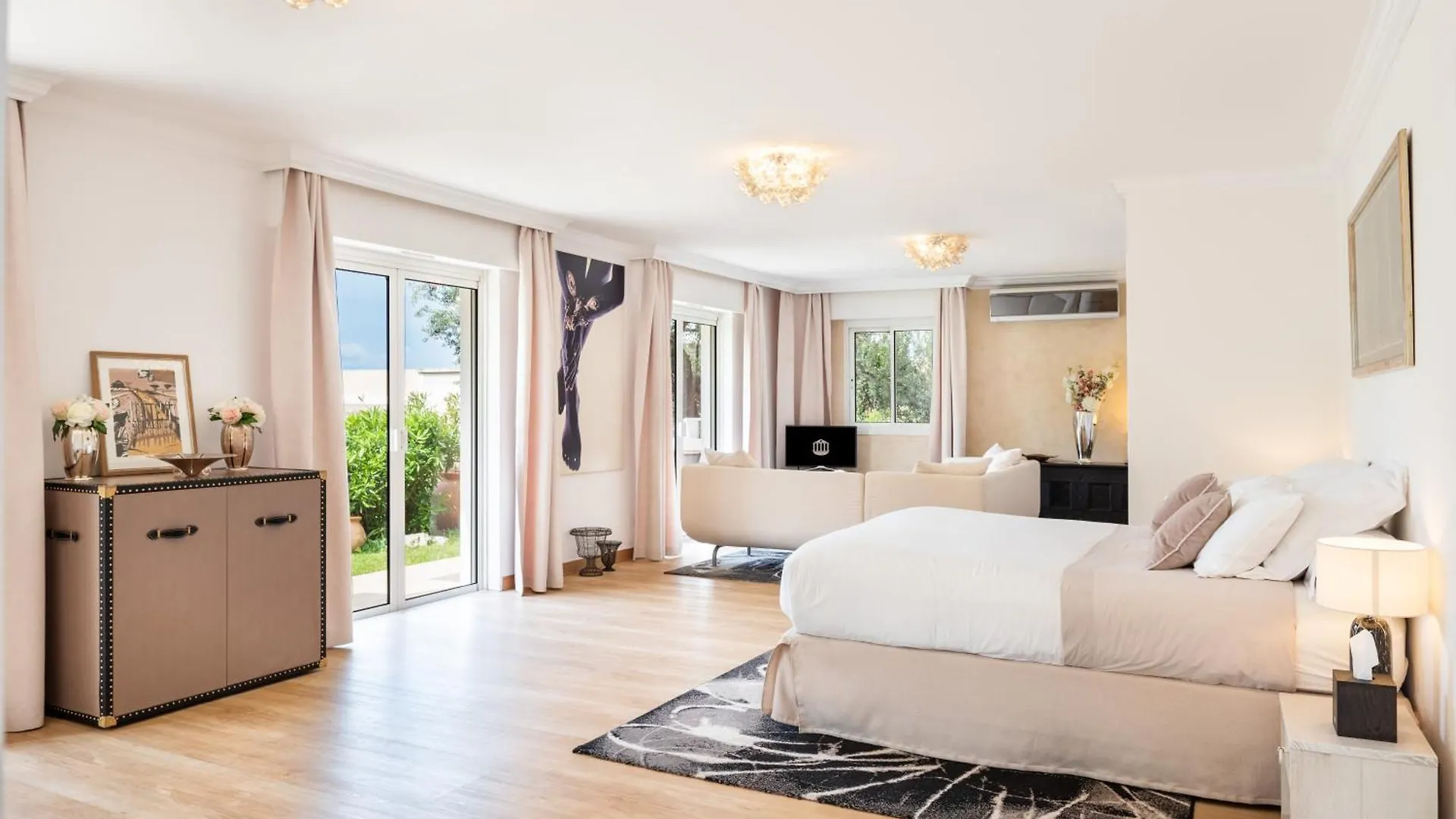 Villa Monaco - Luxury Living In Cap D'Ail With Bentley, Butler And Heated Pool